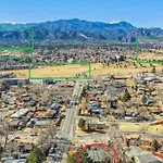 Brookside Mountain Modern Apartment / Mtn Views!