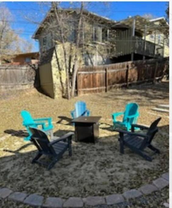 Brookside Mountain Modern / Mtn Views! Holiday home
