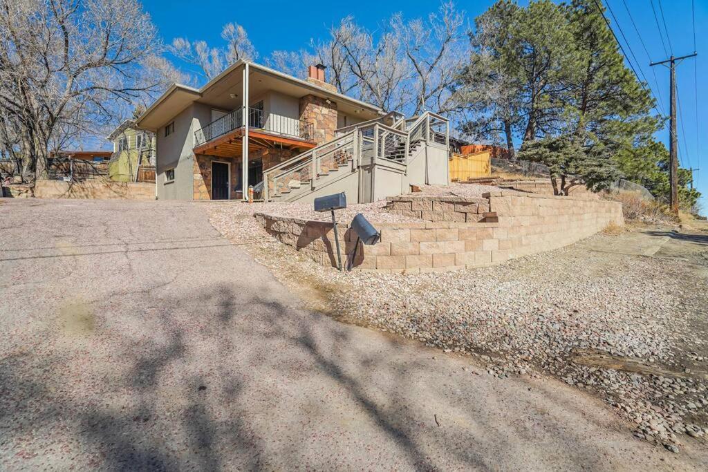 Brookside Mountain Modern / Mtn Views! *